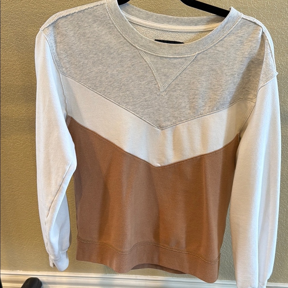 Abercrombie & Fitch Colorblock Chevron Pullover Sweatshirt - Gray, White & Camel